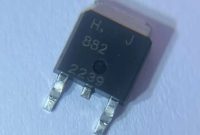 Persamaan Transistor H882