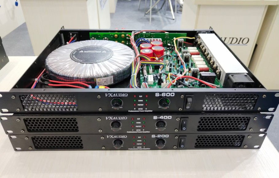 Skema Rangkaian Power Amplifier