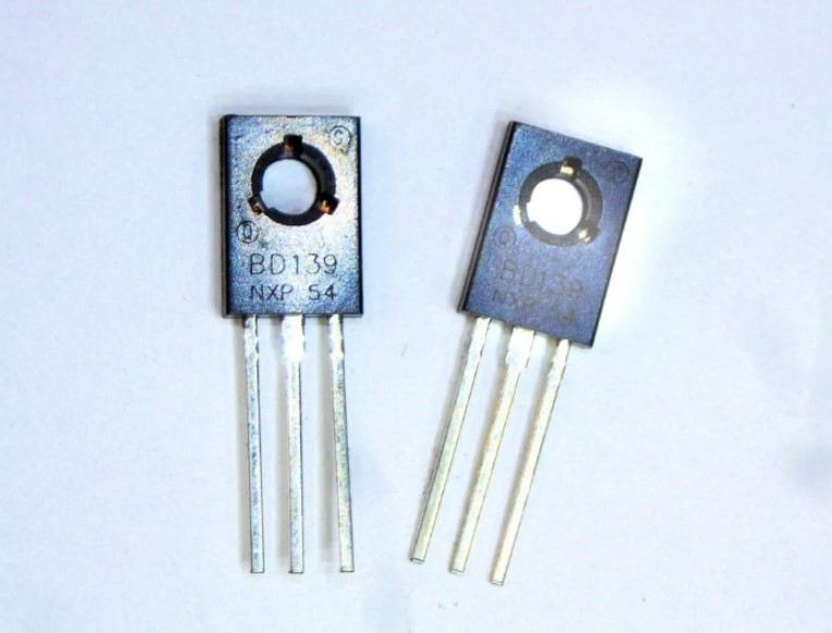 Persamaan Transistor BD139